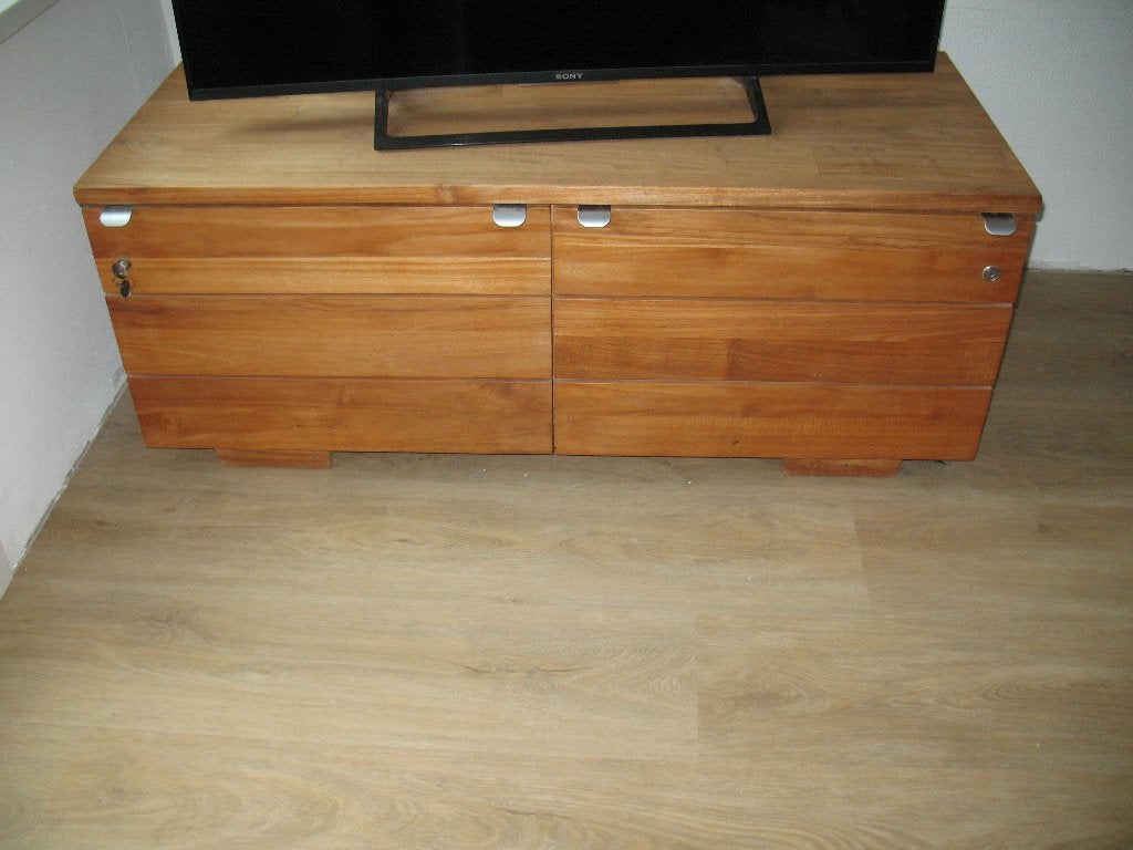 Houten TV Meubel +Opbergplanken +Deurtjes +Goedwerkend Slot, Ophalen, Gebruikt, 100 tot 150 cm, Landelijk klassiek