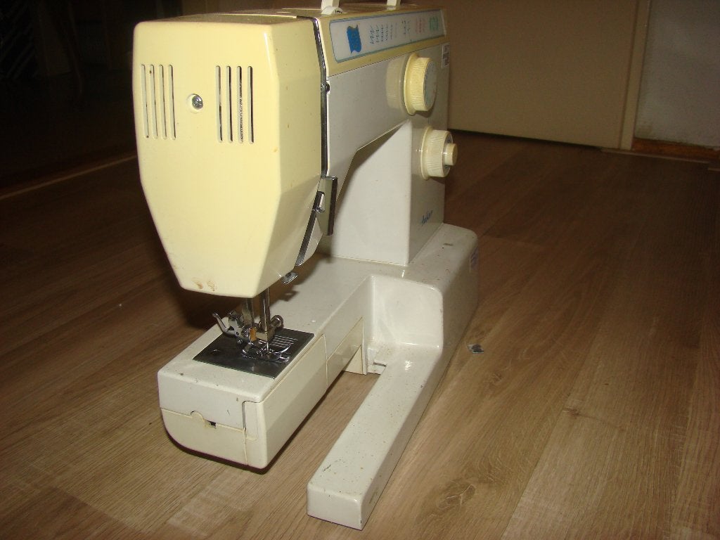 ANKER 220S Gebruikt  BIEDEN, Hobby en Vrije tijd, Ophalen of Verzenden, Gebruikt, Naaimachine, Overige merken