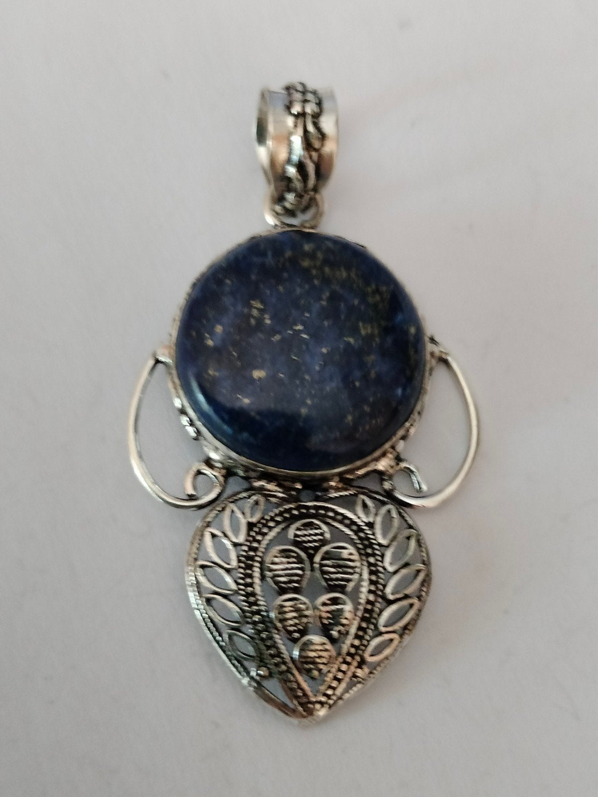 Zilveren hanger met lapis lazuli, Overige voorstellingen, Nieuw, Met edelsteen, Zilver