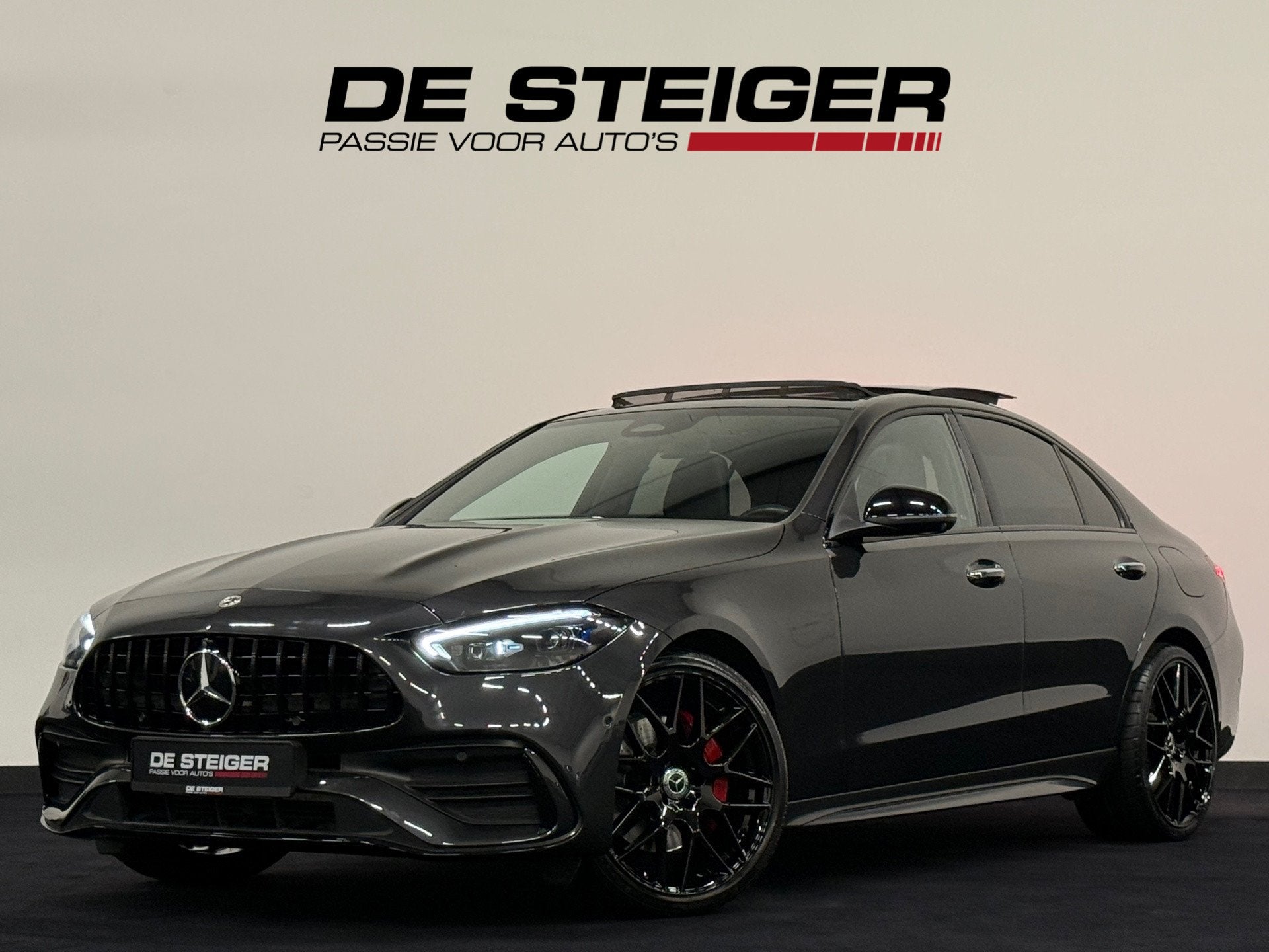 Mercedes-Benz C-klasse 300 e AMG C63 Pano Digital Sfeer 360, Automaat, Dealer onderhouden, Achterwielaandrijving, Gebruikt