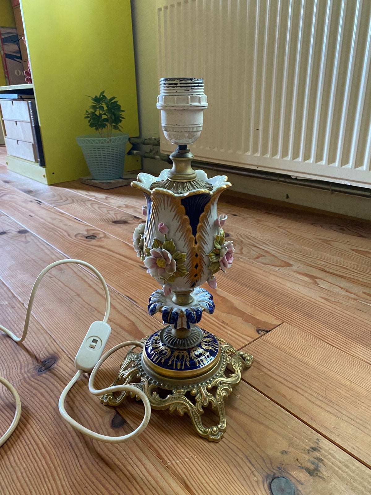 Antieke kitsch keramiek lamp, Ophalen