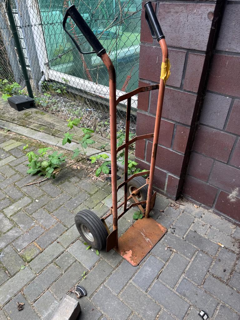 Stevige steekwagen - Ideaal voor zware klussen, Doe-het-zelf en Verbouw, Transportwagens, Ophalen, Gebruikt, Steekwagen