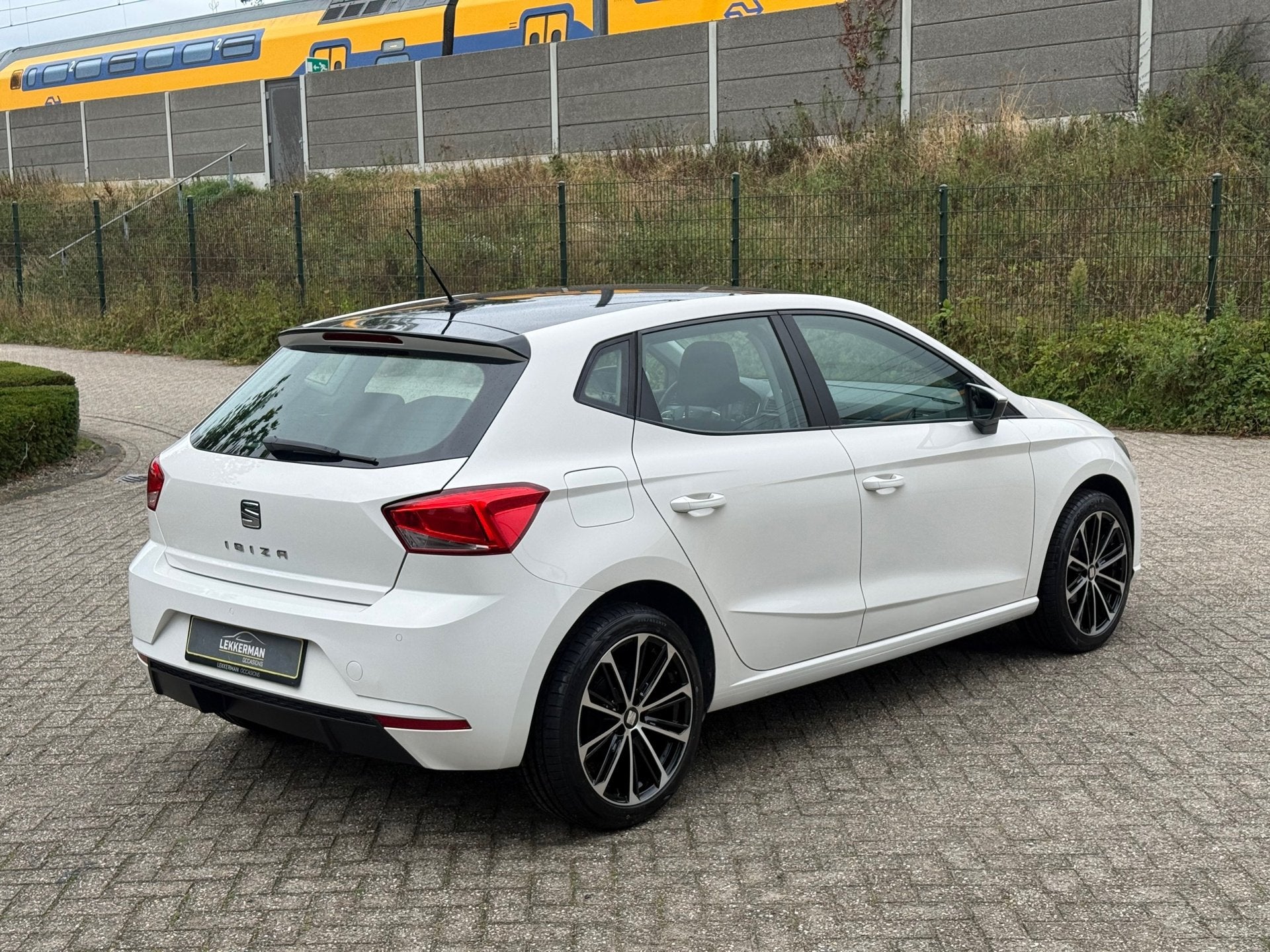 SEAT Ibiza 1.0 TSI CARPLAY I PDC I FR VELGEN I STOELVERW I N, Voorwielaandrijving, Gebruikt, 95 pk, Origineel Nederlands