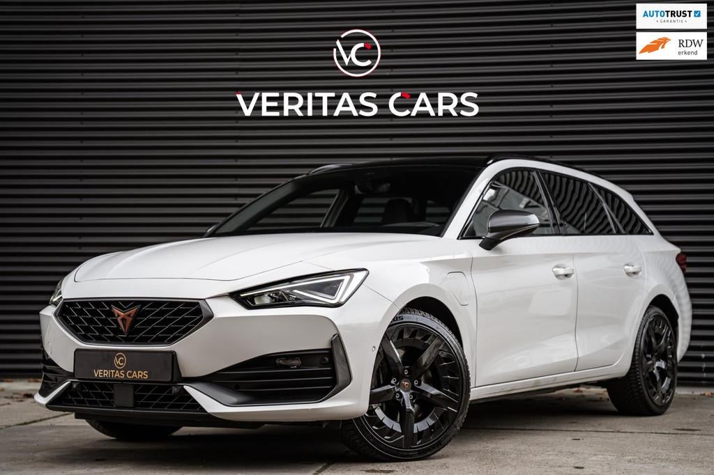 Cupra Leon ST 1.4 e-Hybrid 245PK|BTW|Camera|Carplay|Drive Pr, Gebruikt, 4 cilinders, Leon, Leder en Stof