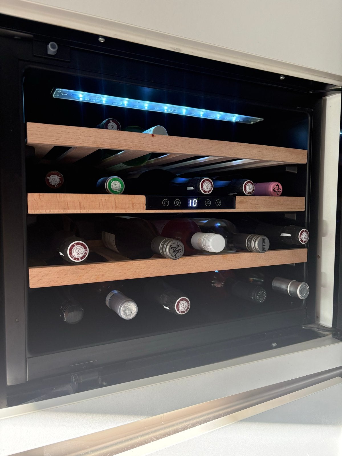 Inbouw Wijnkoelkast, Zonder vriesvak, 100 tot 150 liter, Zo goed als nieuw, 45 tot 60 cm