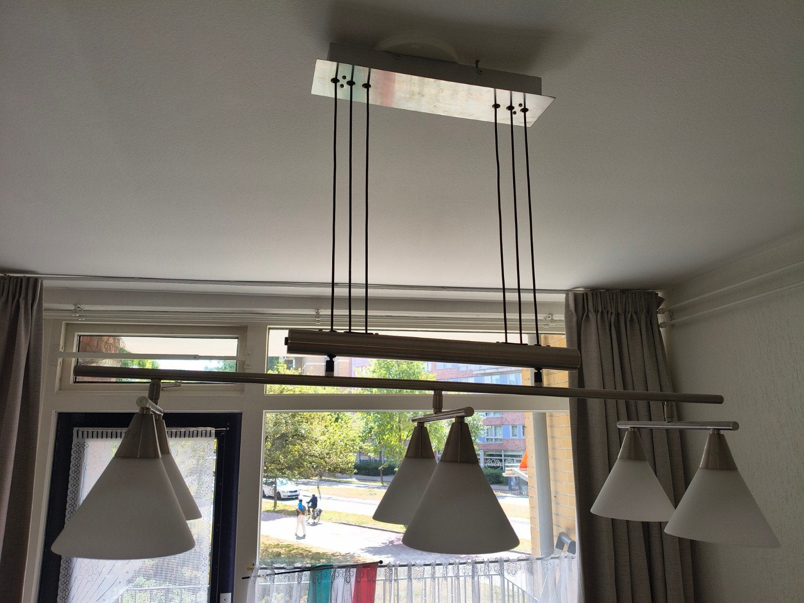 Moderne hanglamp met 6 glazen kappen, Ophalen, Gebruikt, E14 (klein), Glas