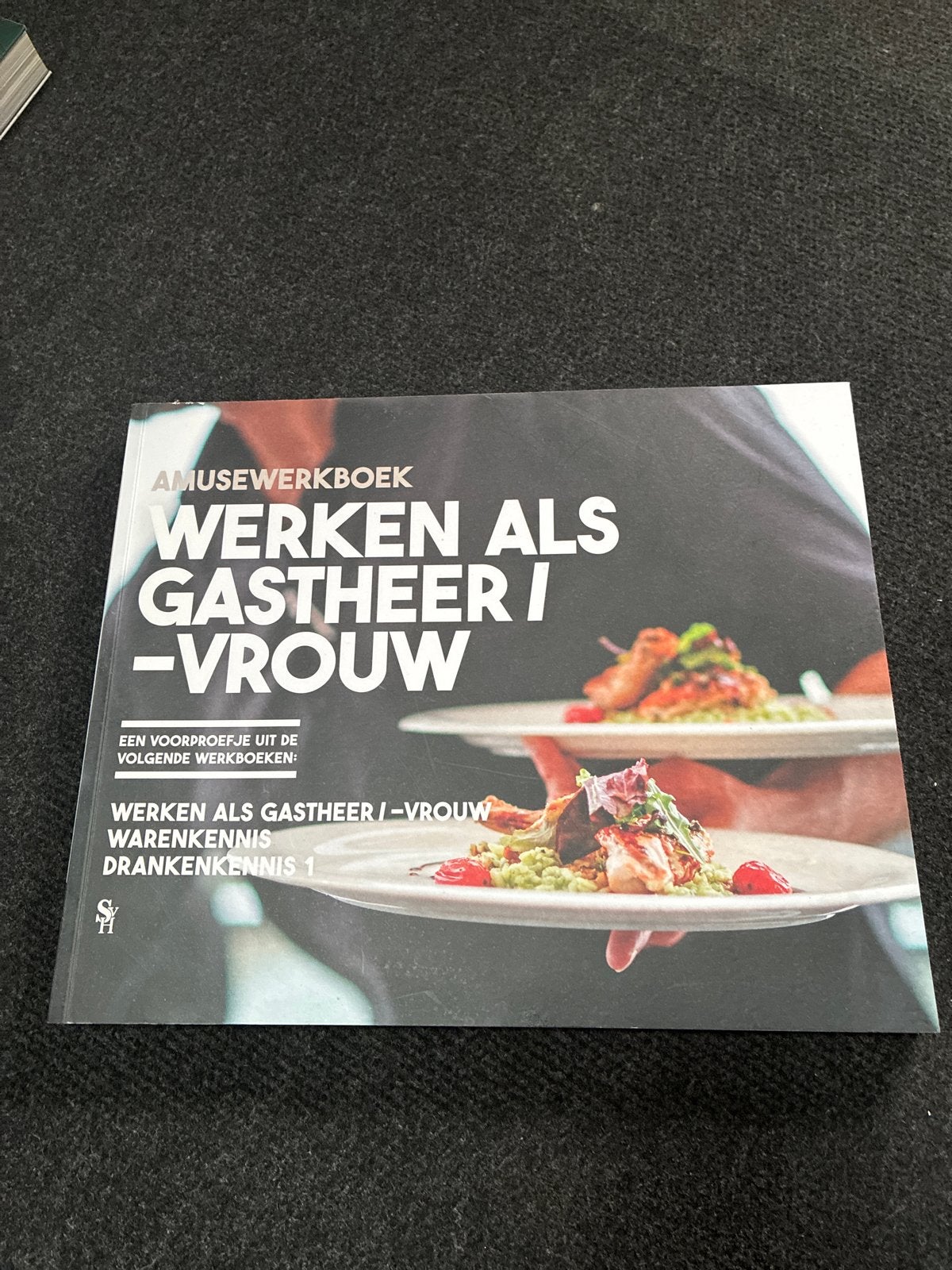 Nieuw! Amusewerkboek: Werken als Gastheer/-vrouw, Ophalen of Verzenden, Nieuw, MBO