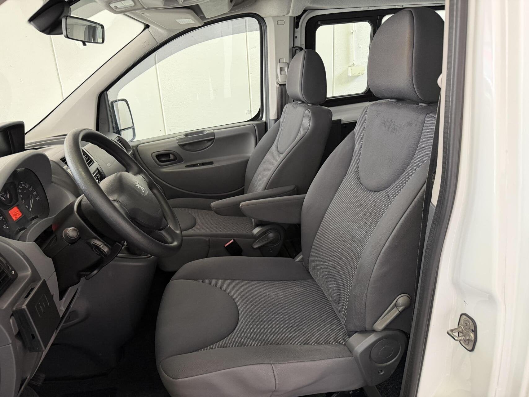 Peugeot Expert Bestel 2.0 HDI L2H1 DC Profit+ Dubbelcabine, Euro 5, Stof, Gebruikt, Zwart