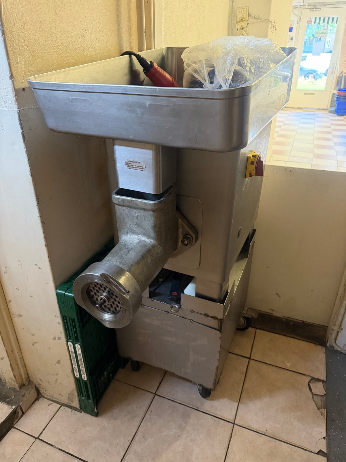 Mado Vleesmolen - Professionele Slagerij Apparatuur, Ophalen, Gebruikt, Bakkerij en Slagerij