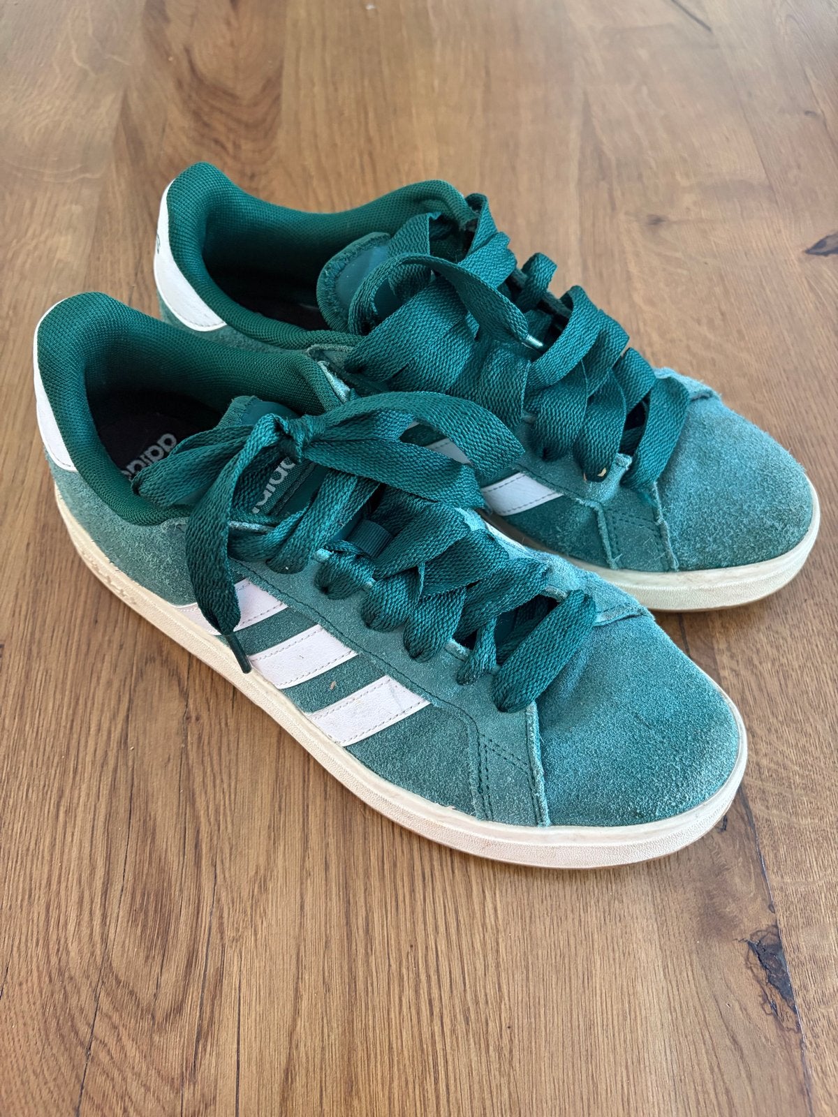 Adidas sneakers groen - Maat 41 1/3, Ophalen of Verzenden, Gedragen, Groen, Sneakers of Gympen