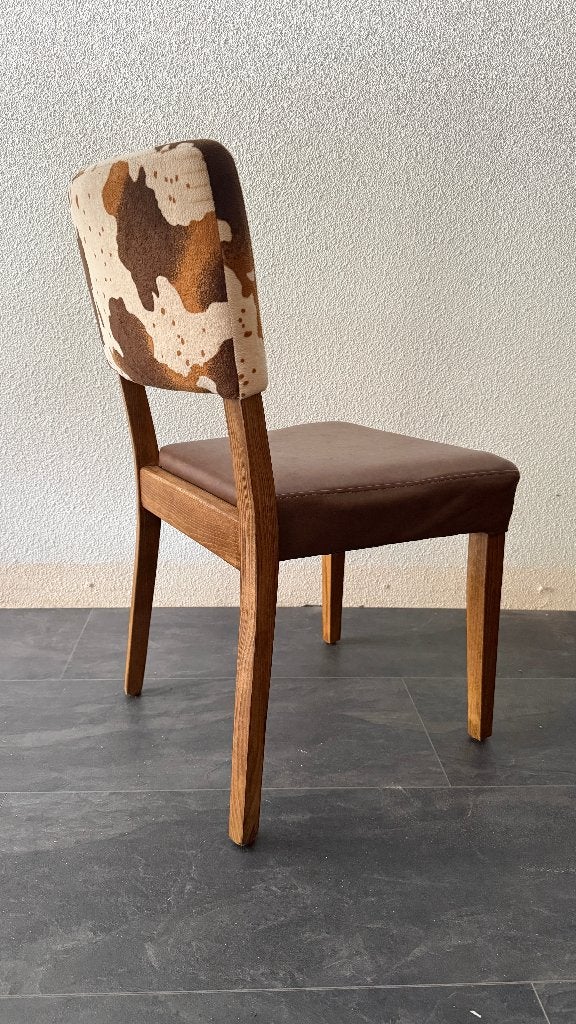 Eetkamerstoel met koeienprint, Ophalen, Gebruikt, Bruin, Degelijk met koeienprint