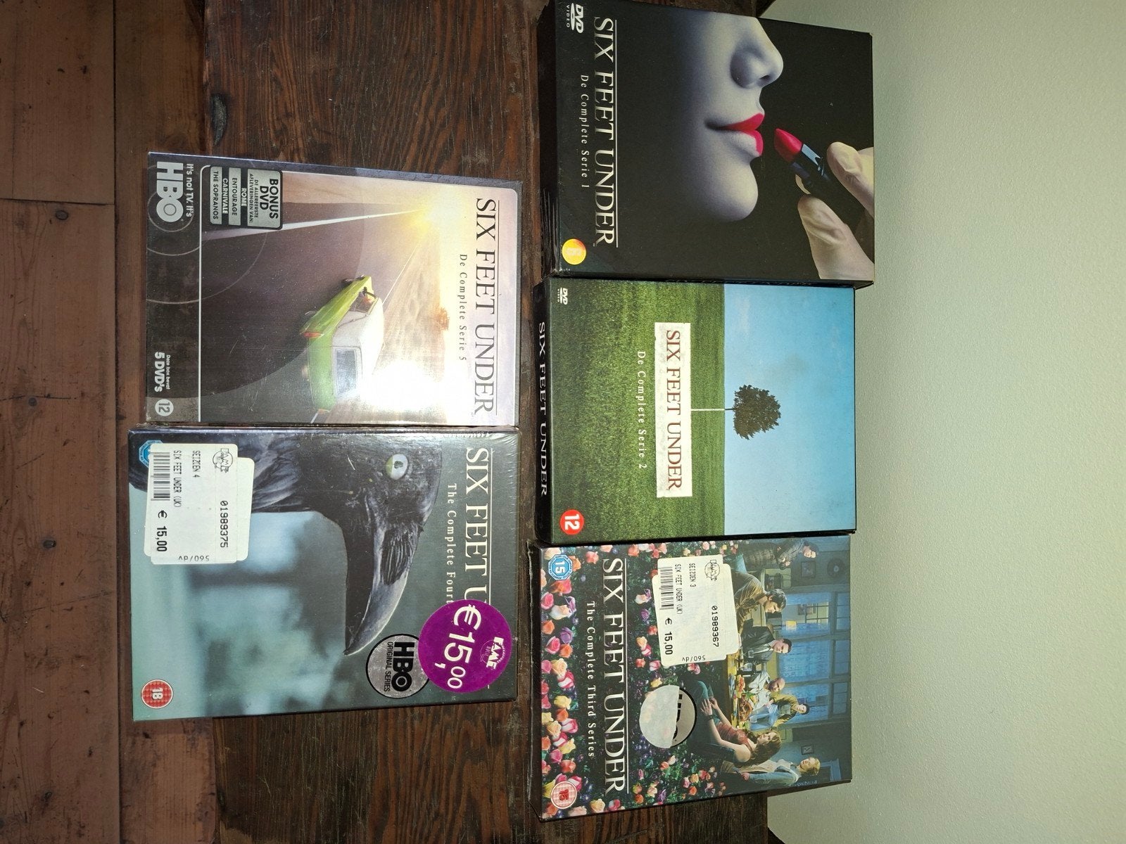 six feet under.  mooiste serie, Alle leeftijden, Ophalen, Zo goed als nieuw