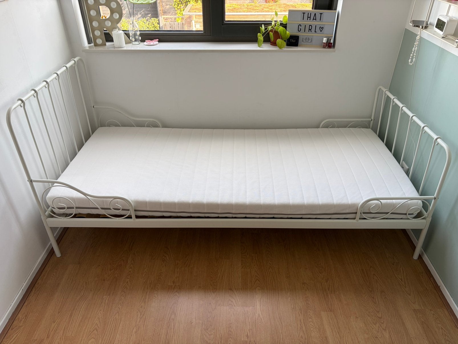 Eenpersoonsbed Vipack Alice wit + IKEA matras | 90x200, Ophalen, 85 tot 100 cm, Gebruikt, Matras