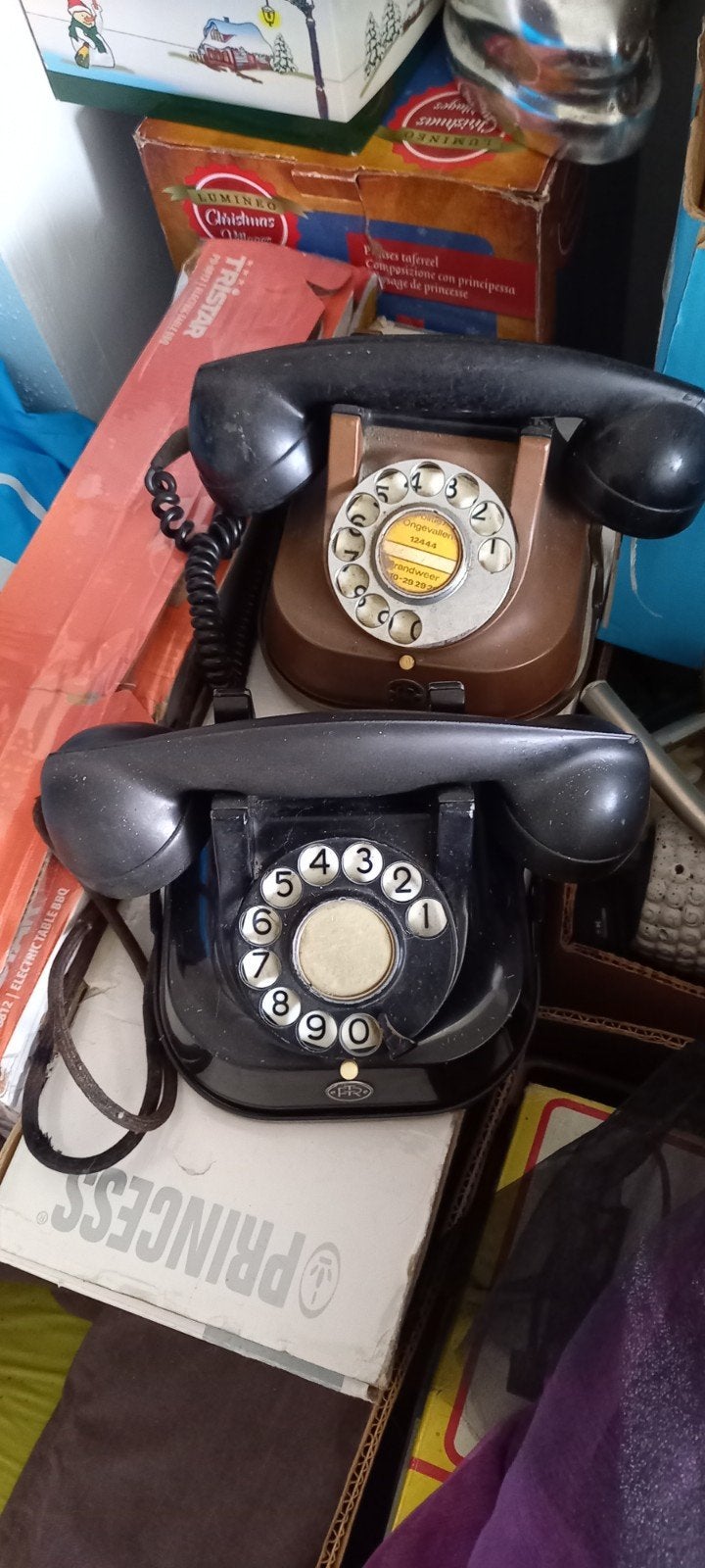 twee oude telefoons in goede staat, Telecommunicatie, Vaste telefoons | Niet Draadloos, Ophalen
