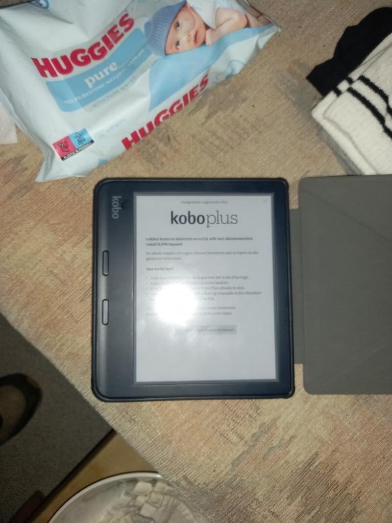 Kobo e-reader met hoesje, Computers en Software, E-readers, Ophalen, Kobo, 7 inch, 16 GB of meer