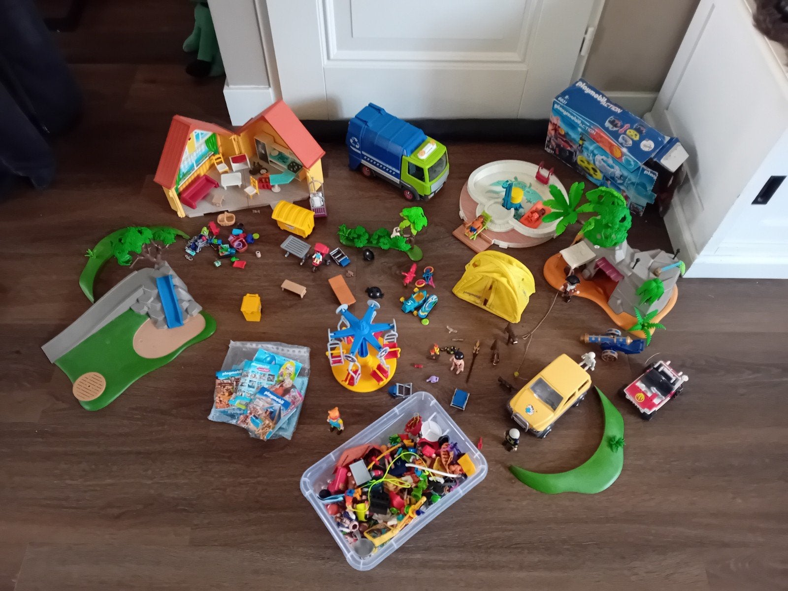 heel veel playmobil sets, huis,auto,tent,grot enz playmobiel, Kinderen en Baby's, Ophalen of Verzenden