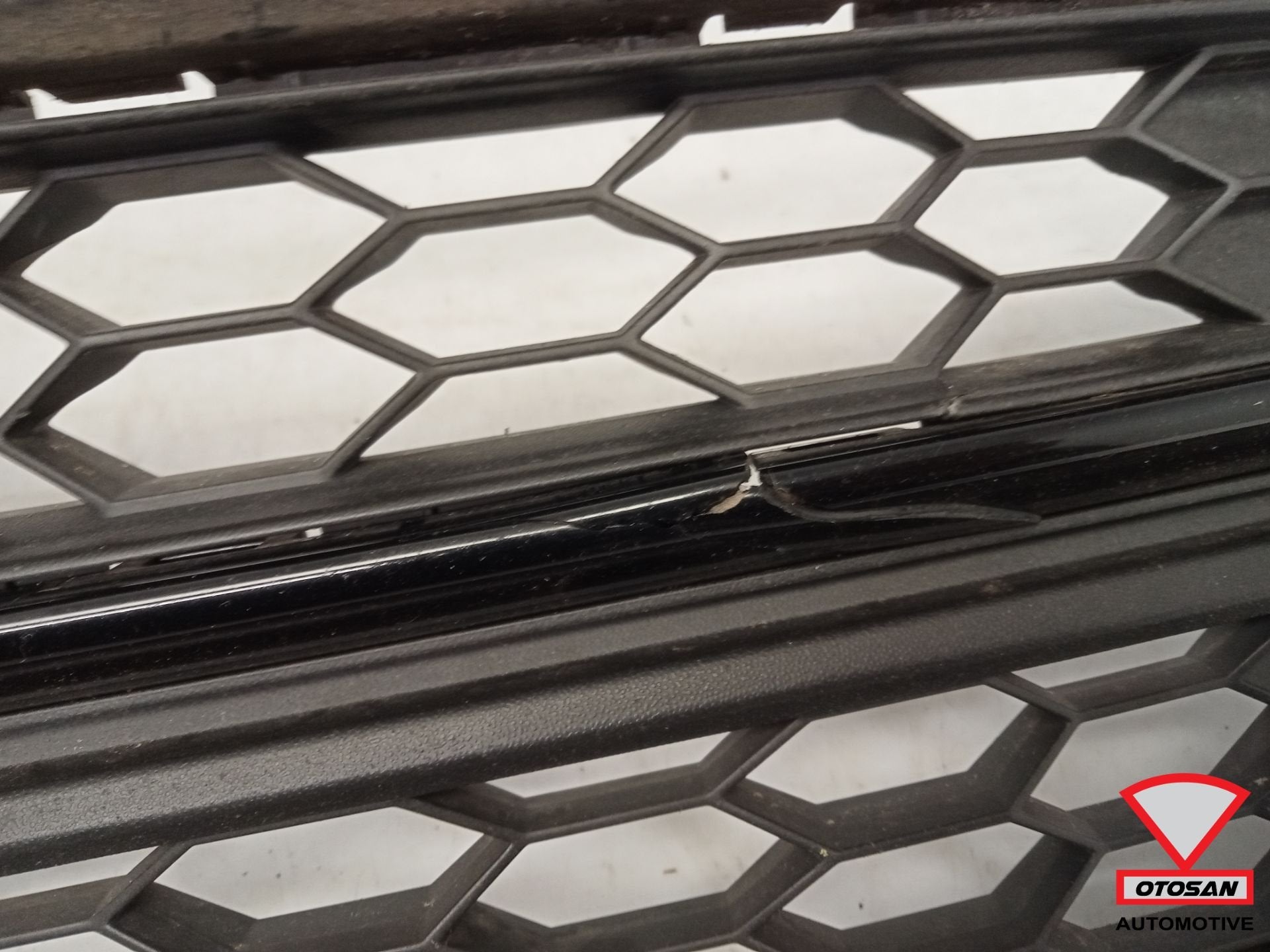 VW Polo 2G GTI Voorbumper Rooster Midden 2G0853677H, Gebruikt, Volkswagen, Volkswagen AG, Bumper