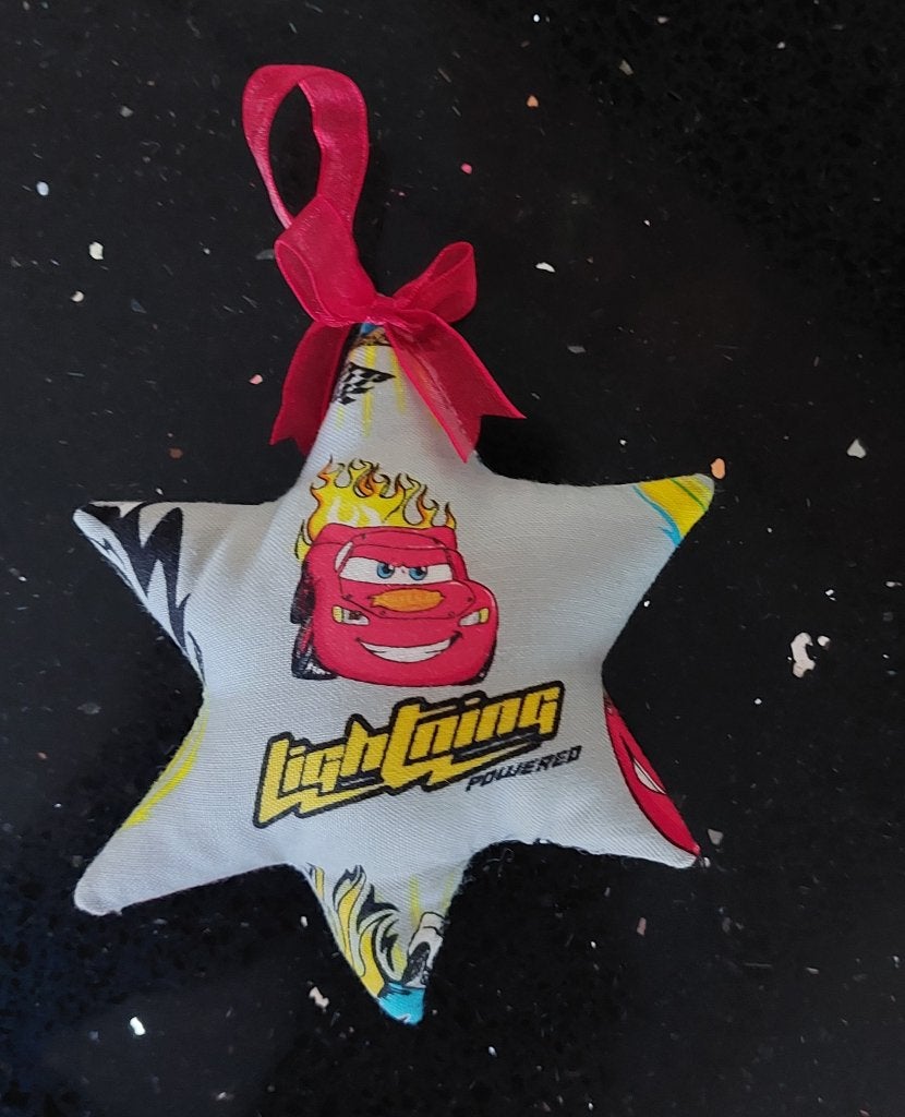 nieuw- hanger/ ster: Cars Bliksem McQueen, Ophalen of Verzenden, Nieuw, Wanddecoratie