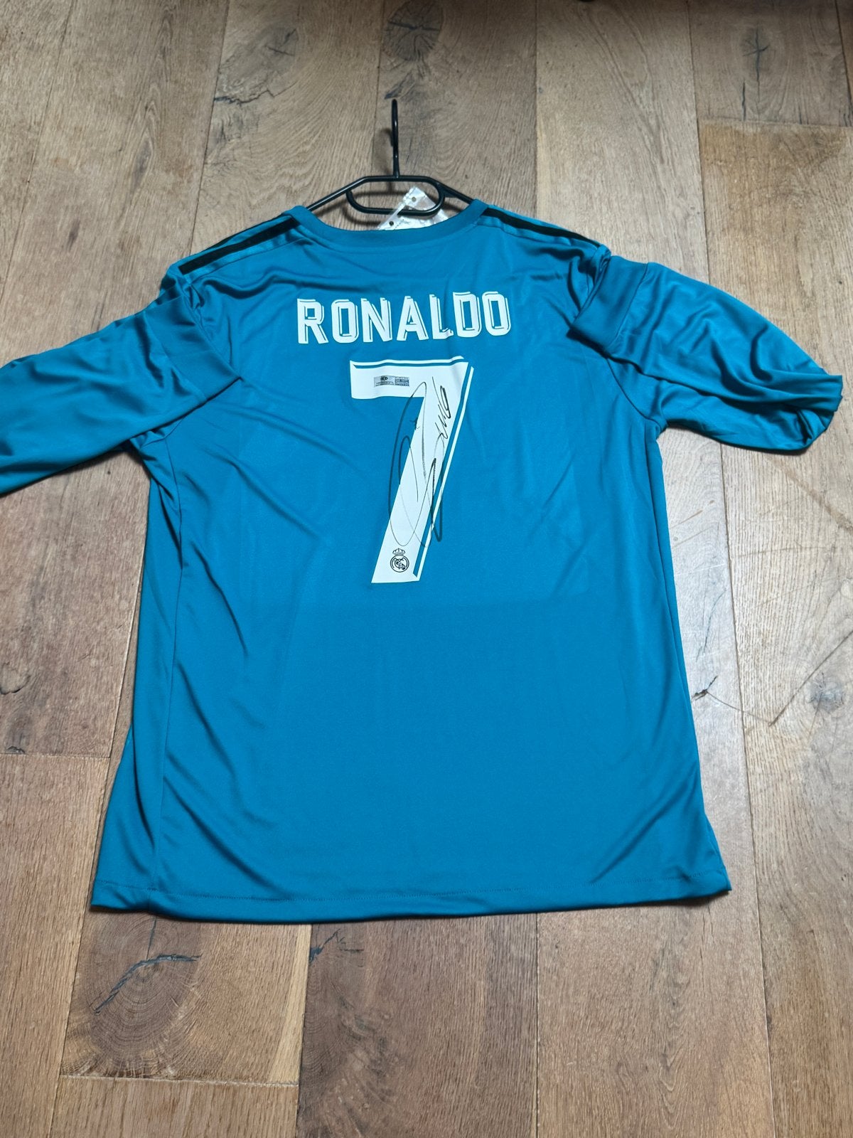 Gesigneerd Ronaldo shirt - Iconische omhaal - Met COA, Verzamelen, Ophalen of Verzenden, Nieuw, Buitenlandse clubs, Shirt