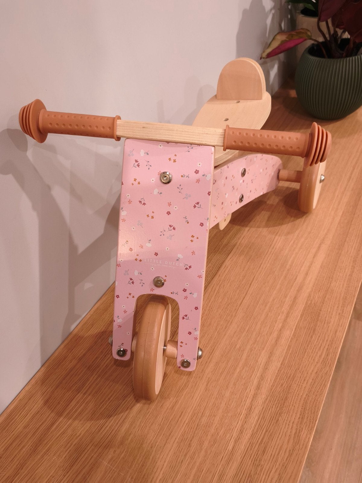 Little Dutch Houten Loopfiets Roze Bloemen, Ophalen, Zo goed als nieuw, Loopfiets