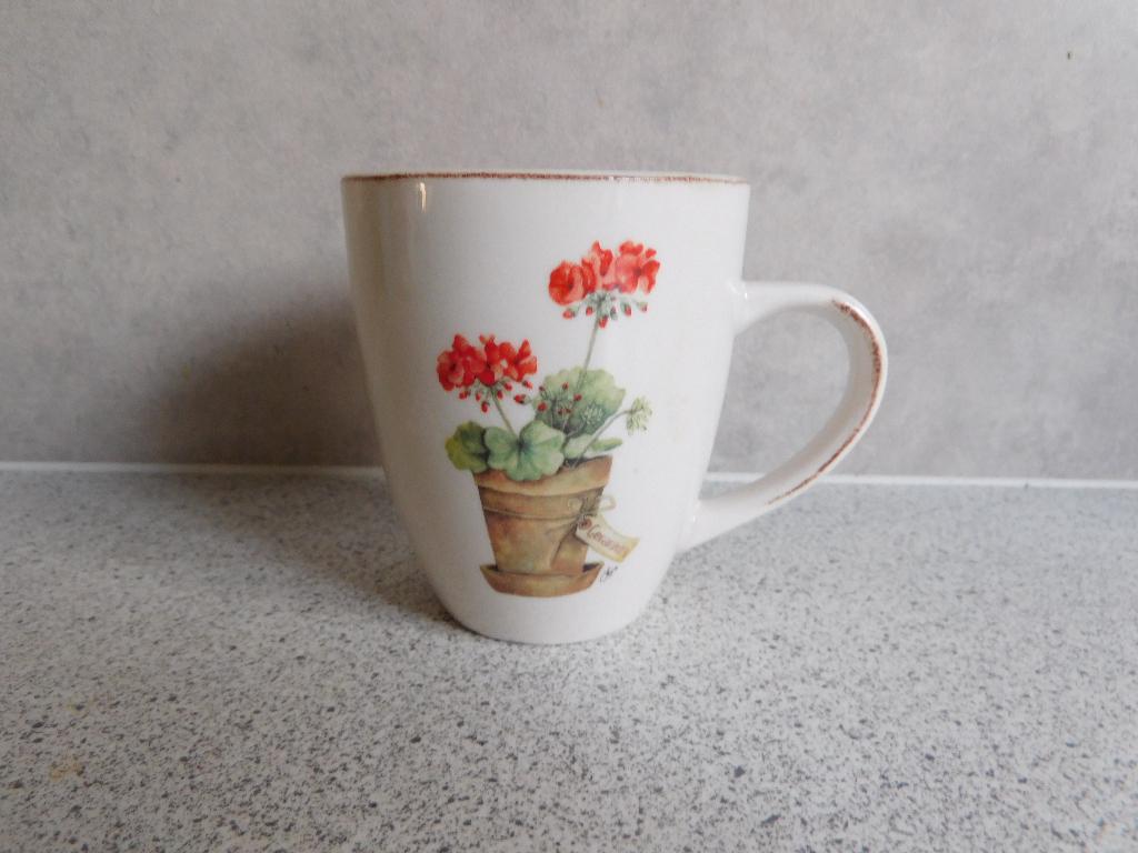 Mok 9x7,5 cm. Geranium JET by ter Steege, Huis en Inrichting, Keuken | Servies, Ophalen of Verzenden, Zo goed als nieuw, Overige stijlen