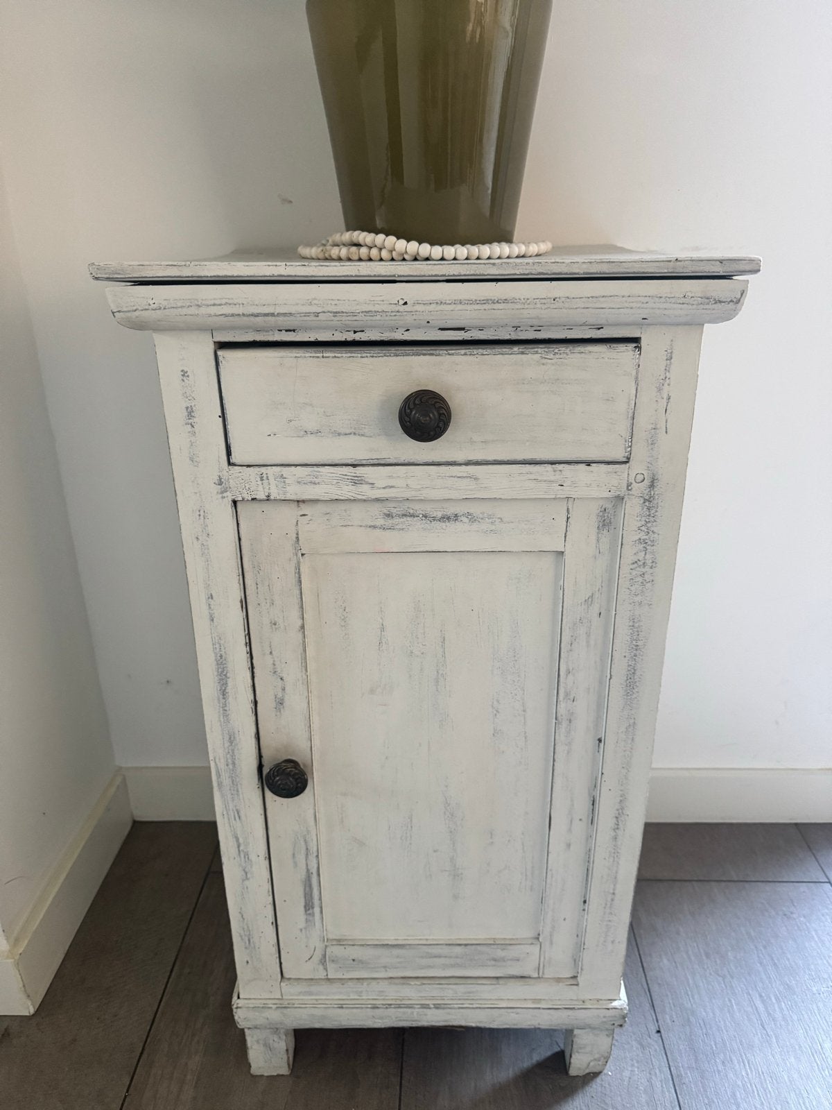 Vintage wit kastje met lade en deurtje - 85 cm hoog, Ophalen, Gebruikt