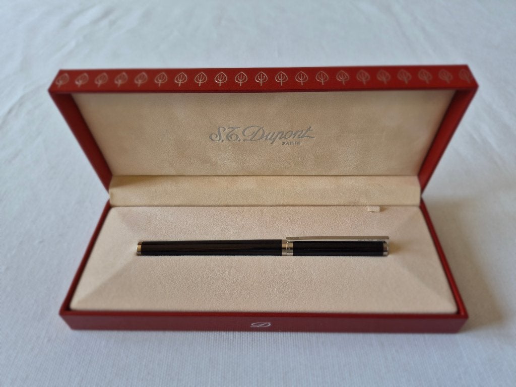 S.T. Dupont Klassiek Vulpen 18K/750 M-nib, Verzamelen, Pennenverzamelingen, Overige merken, Nieuw, Met doosje, Ophalen of Verzenden