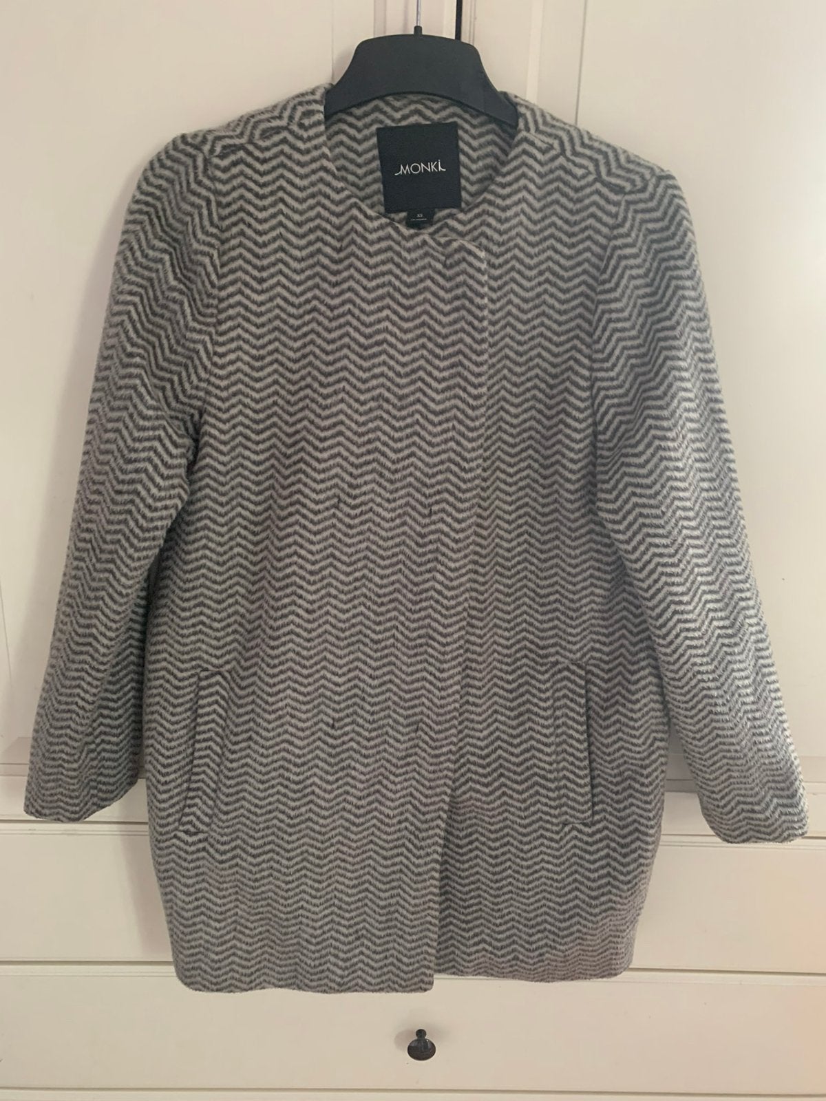 Monki jas XS/S, Verzenden, Nieuw, Maat 36 (S), Grijs