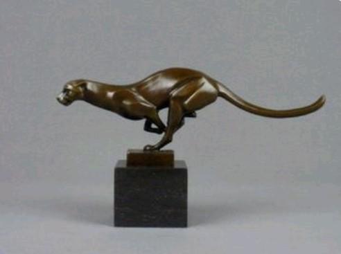 Bronzen Cheetah Beeld op Sokkel - Modern en Elegant, Ophalen of Verzenden, 20 - 50 cm, Op sokkel, Beeld