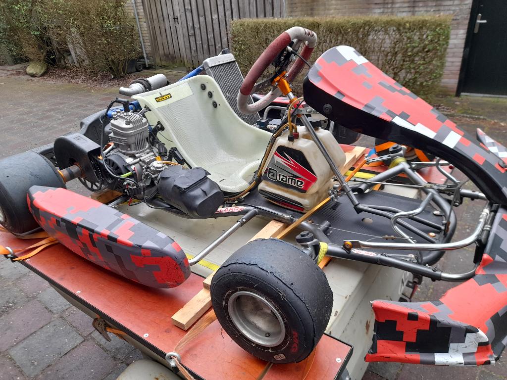 Gillard kart met IAME X30 125cc inclusief aanhanger, Ophalen, Gebruikt, Kart