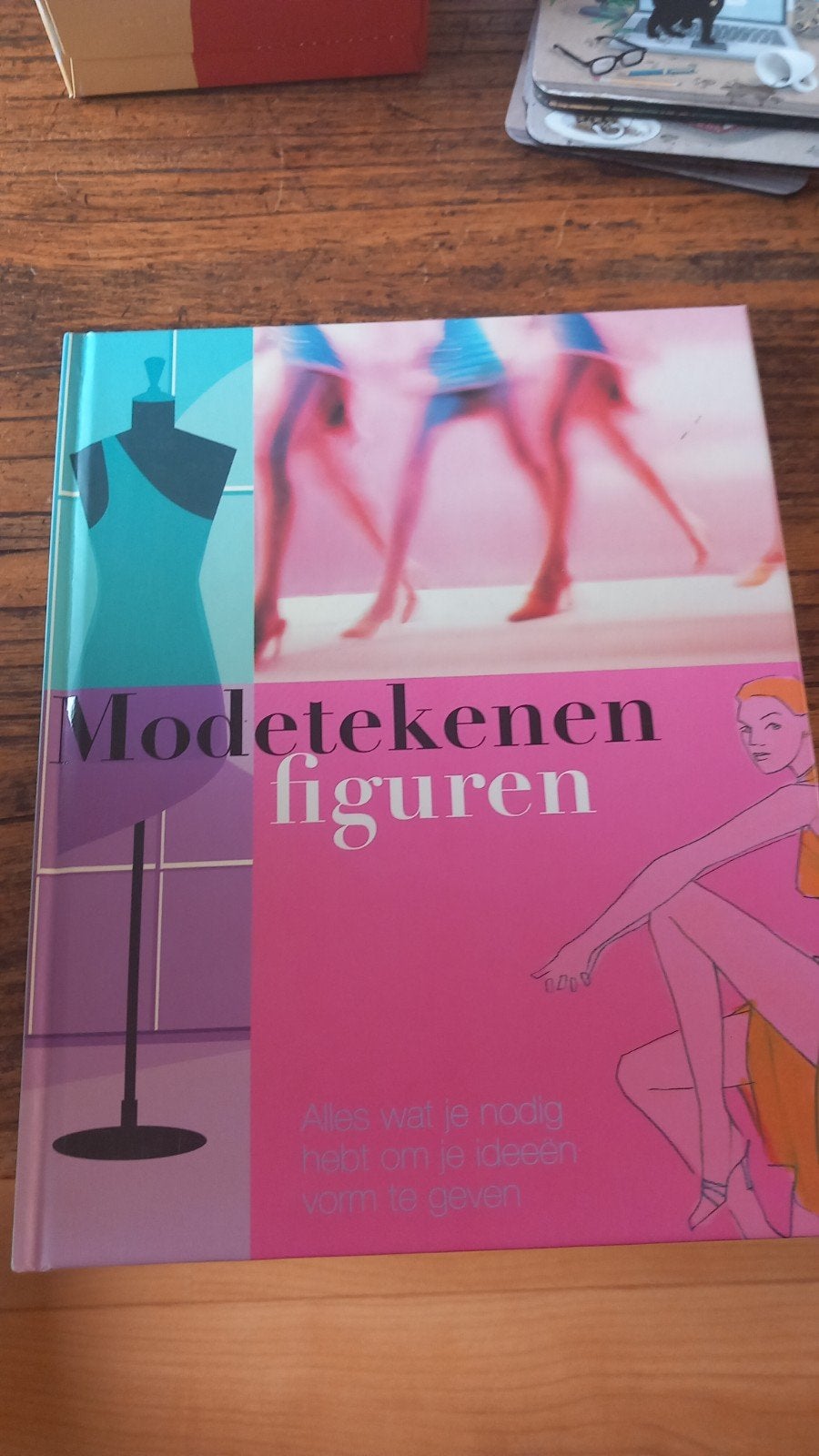 Modetekenen Figuren: Alles om je ideeën vorm te geven, Ophalen of Verzenden, Zo goed als nieuw, Overige onderwerpen, Onbekend