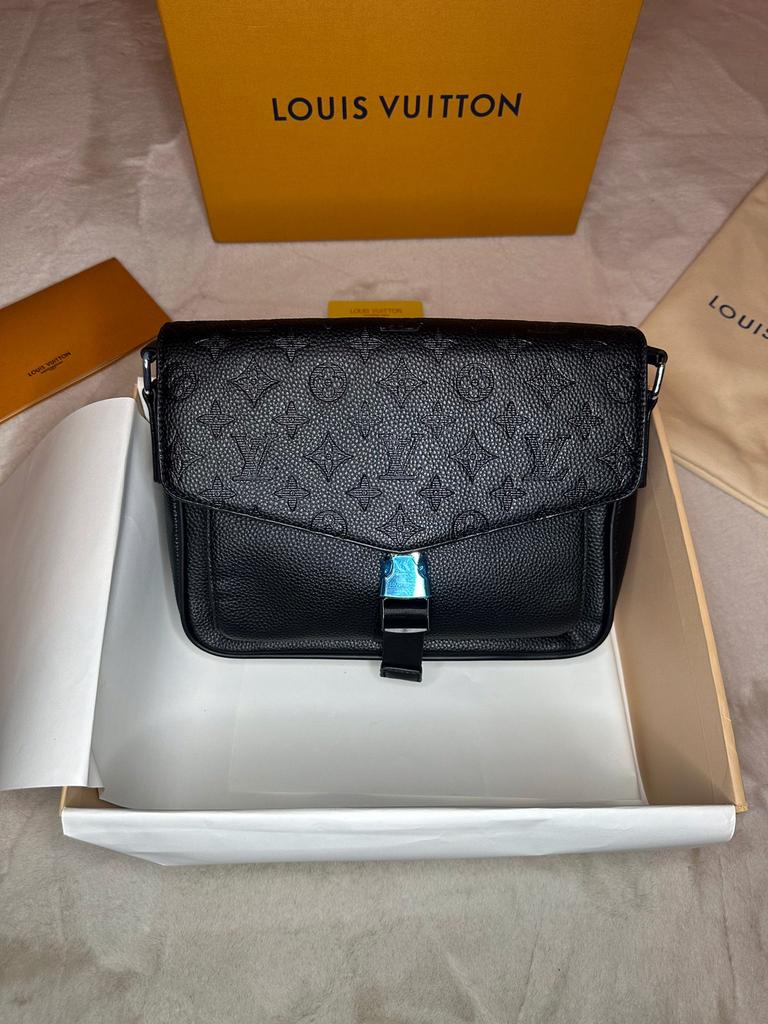 Louis Vuitton schouder tas zwart nieuw voorraad !!, Ophalen of Verzenden, Nieuw, Zwart