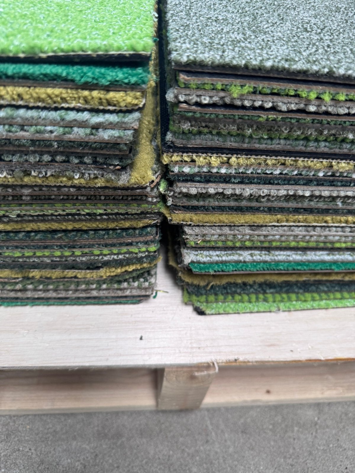 SALE 25m2 Shades of Green Tapijttegels 100 tegels, Ophalen, Zo goed als nieuw, 75 m² of meer, Tapijttegels