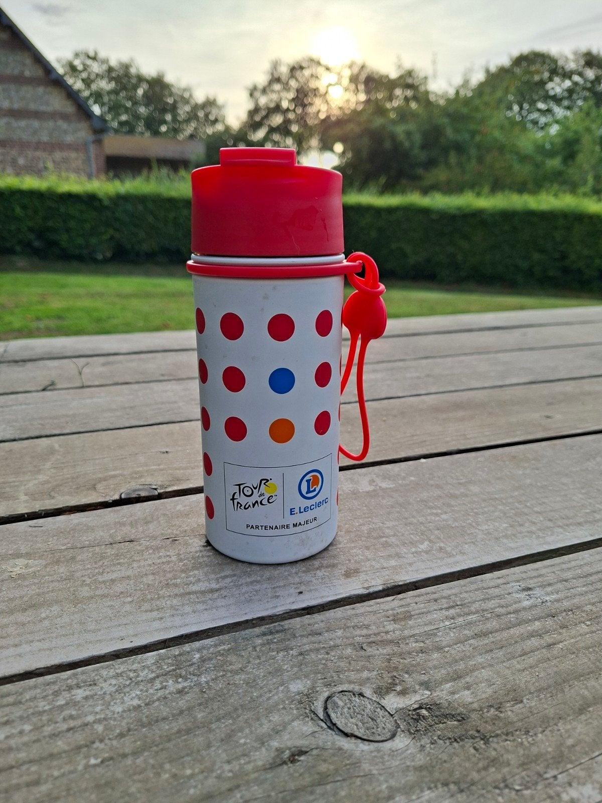 Tour de France E.Leclerc thermoskan- Rood/wit stippen, Ophalen of Verzenden, Metaal, Rood, Overige merken