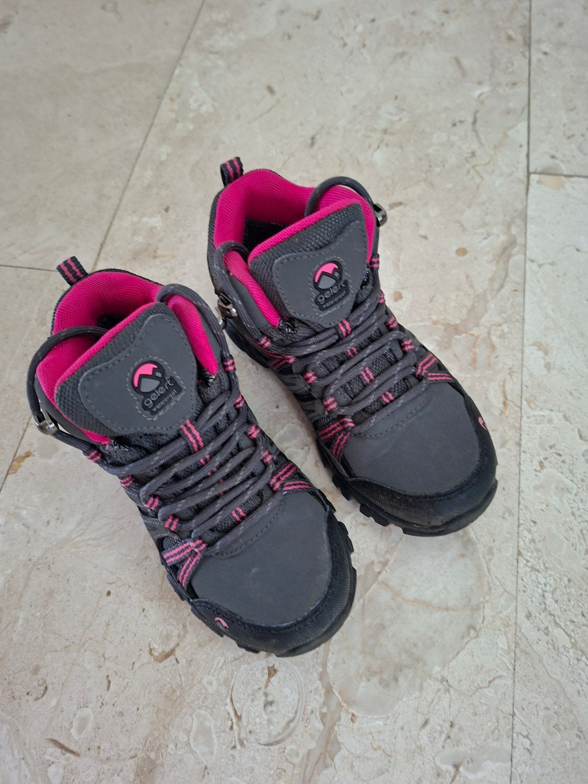 Bergschoenen 30,5 zgan, Ophalen of Verzenden, Zo goed als nieuw, Schoenen