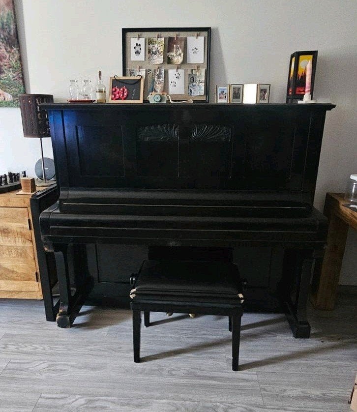 Hoelling & Ssangenberg rechtstaande piano – zwart, Muziek en Instrumenten, Ophalen, Gebruikt, Zwart, Piano