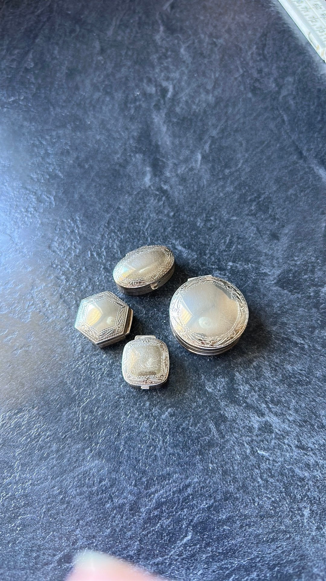Pillendoosjes verzilverd, Sieraden, Tassen en Uiterlijk, Ophalen of Verzenden, Zo goed als nieuw, Zilver, Verzilverd