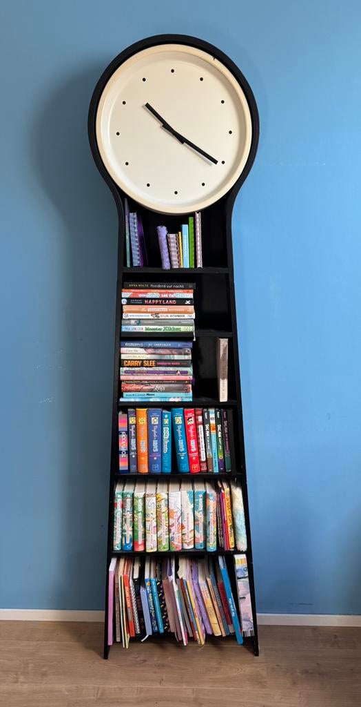 Boekenkast klok, Huis en Inrichting, Ophalen, Met plank(en), Gebruikt, 50 tot 100 cm