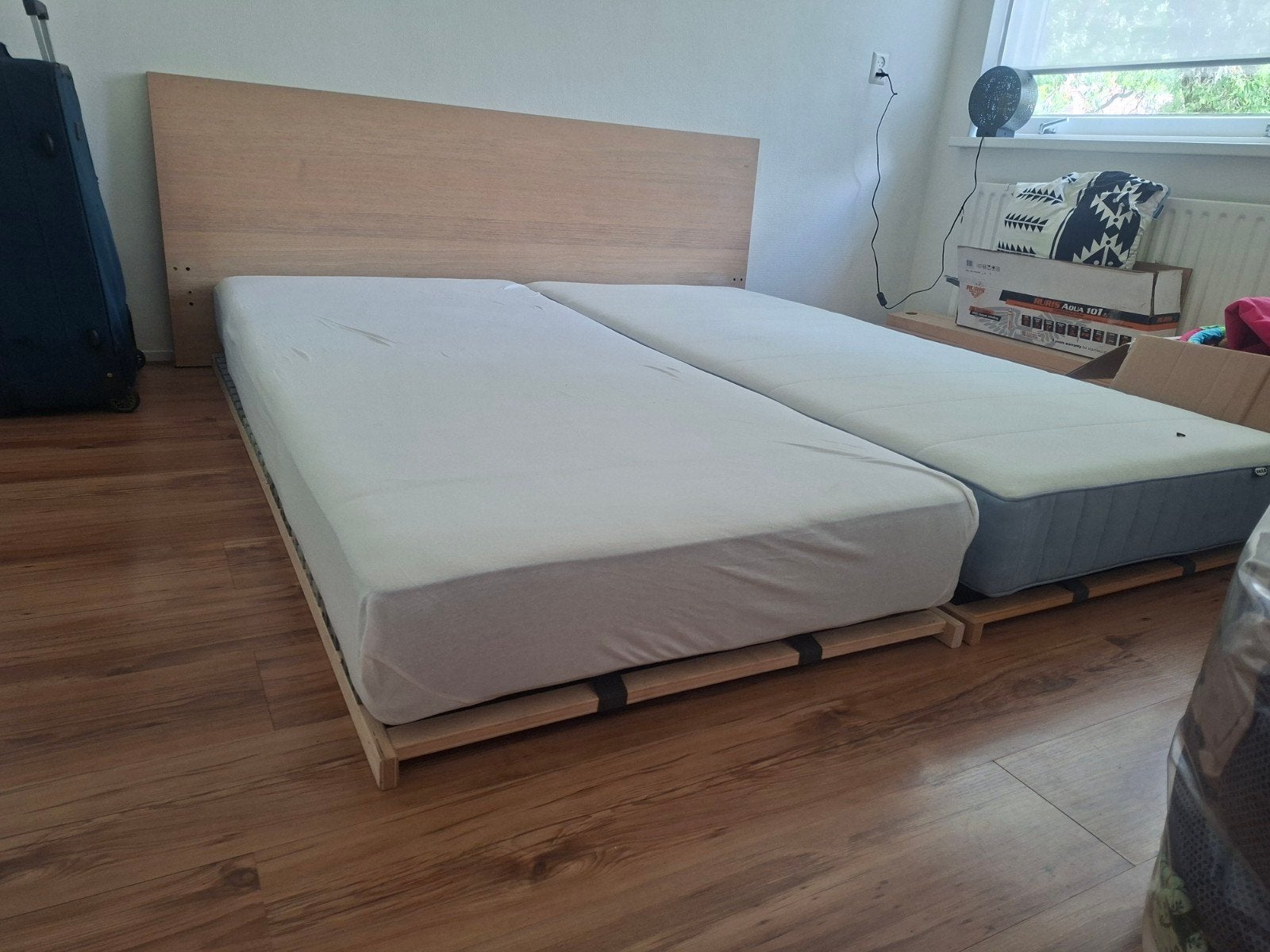 IKEA Malm bedframe met lattenbodems (excl. matrassen), Huis en Inrichting, Slaapkamer | Bedden, Ophalen, Gebruikt, Overige kleuren