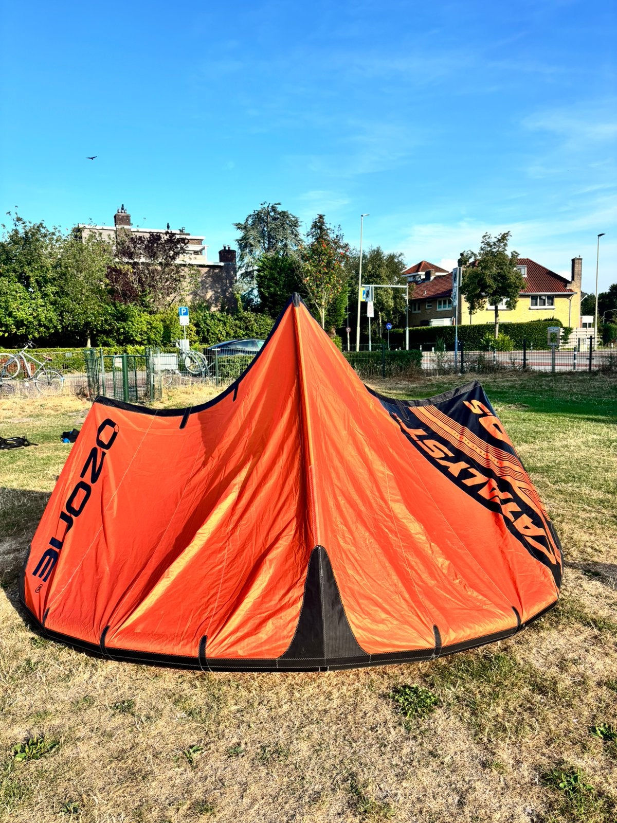 Ozone catalyst v3 9,5m, Watersport en Boten, Kitesurfen, 10 m², Geen board, Ophalen of Verzenden, Zo goed als nieuw