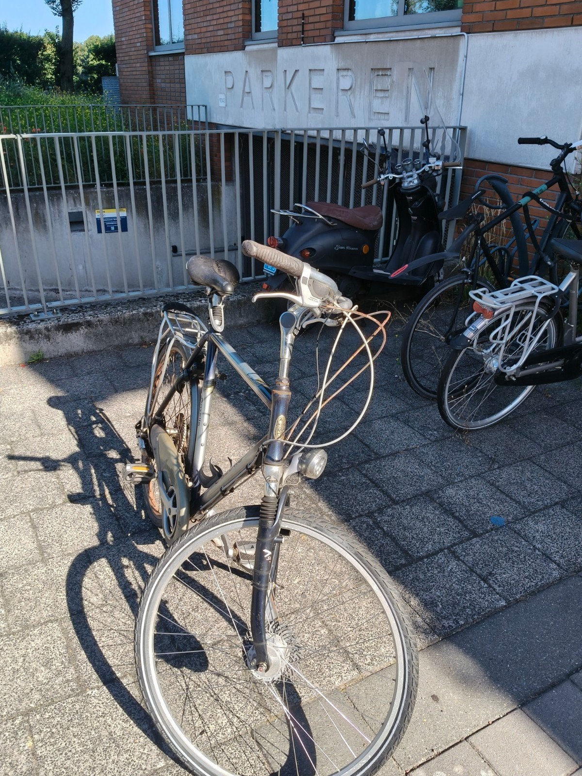 fiets merk gazelle 28inv met slot, Ophalen, Gebruikt