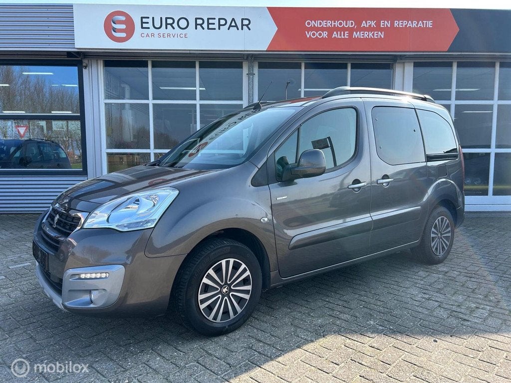 Peugeot Partner Tepee 1.2 PureTech Style, Auto's, Voorwielaandrijving, Stof, Gebruikt, 1295 kg