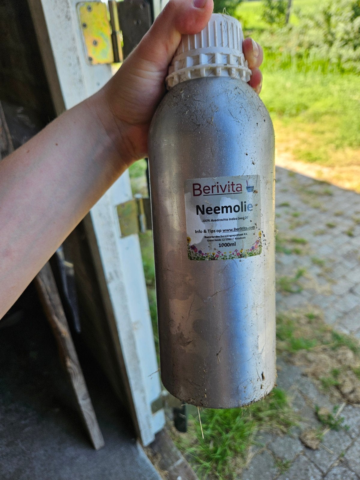 Berivita neemolie 1l - nog 75% vol, Dieren en Toebehoren, Ophalen, Zo goed als nieuw, Insectenbescherming