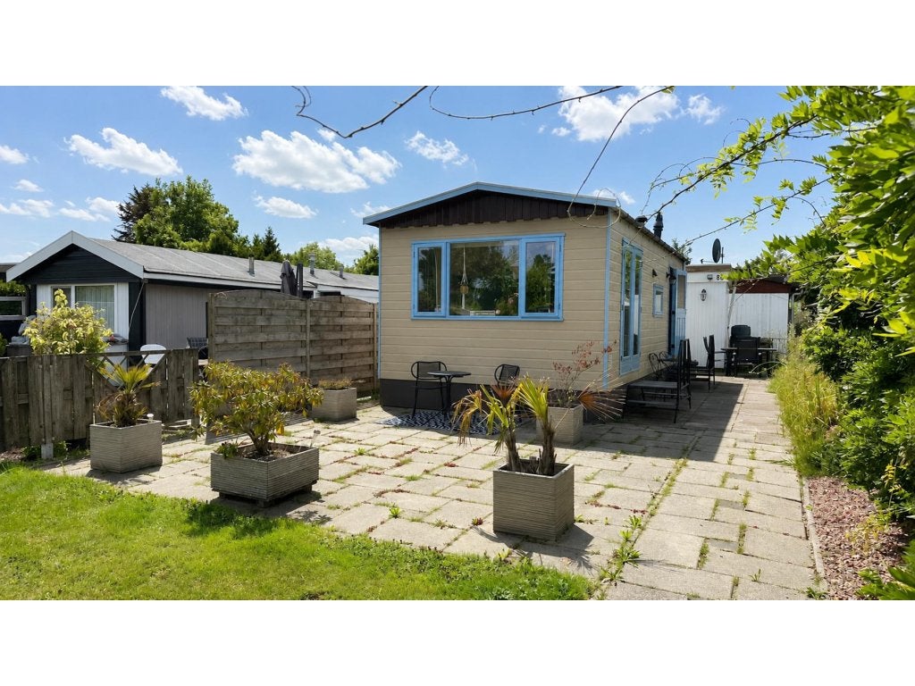 Chalet te koop met eigen grond West Friesland 86, N-H R#52R, Tot en met 4
