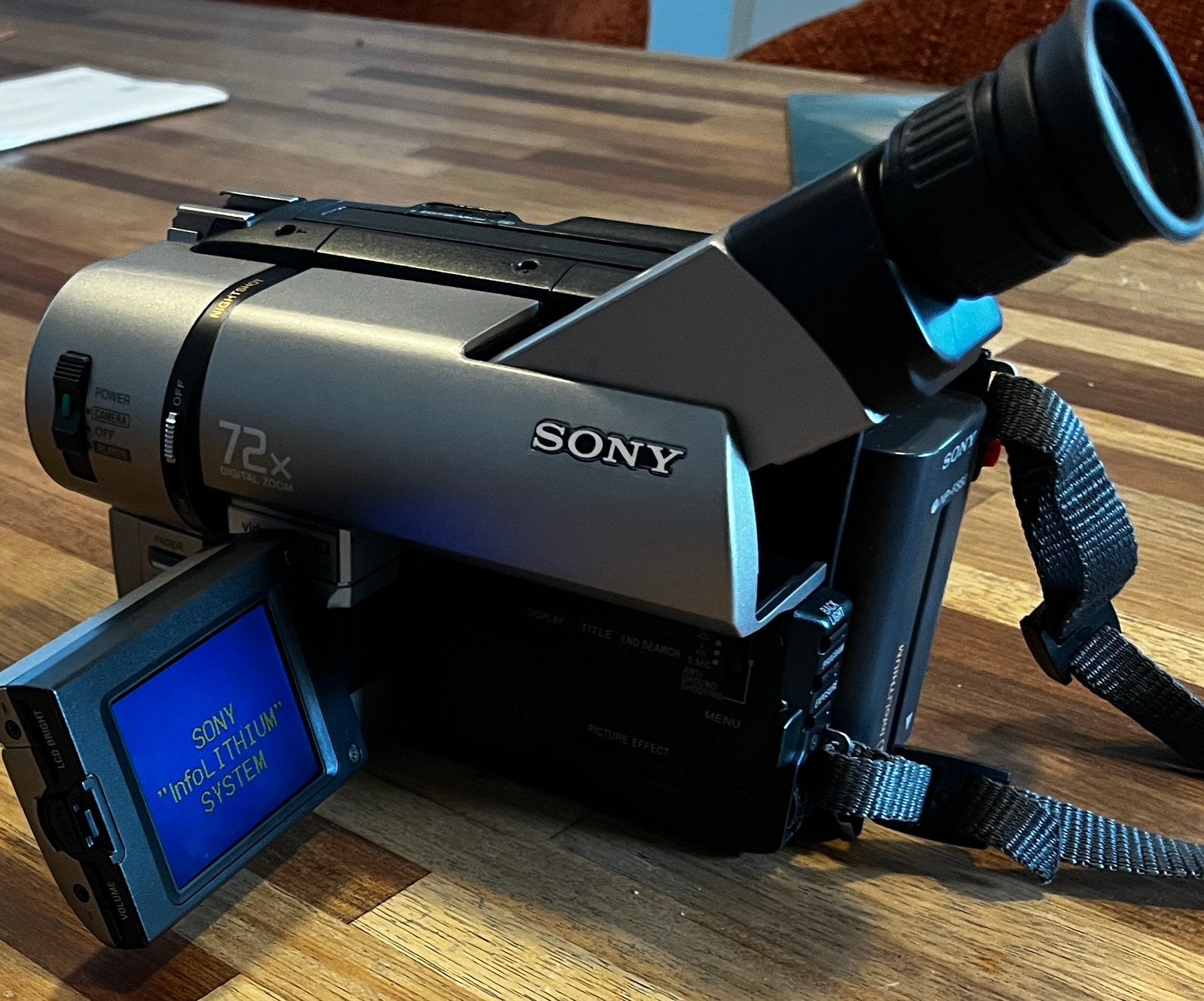 Sony Handycam Hi8 - Vintage Videocamera met alle accessoires, Audio, Tv en Foto, Ophalen, Gebruikt, 20x of meer, Overige soorten