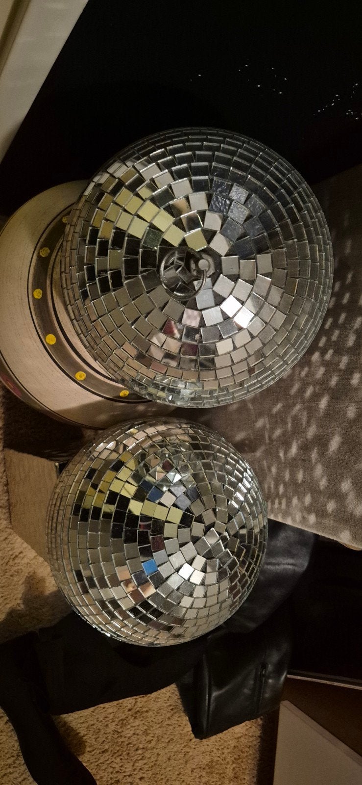 Twee discoballen te koop, perfect voor elk feestje of als de, Ophalen of Verzenden