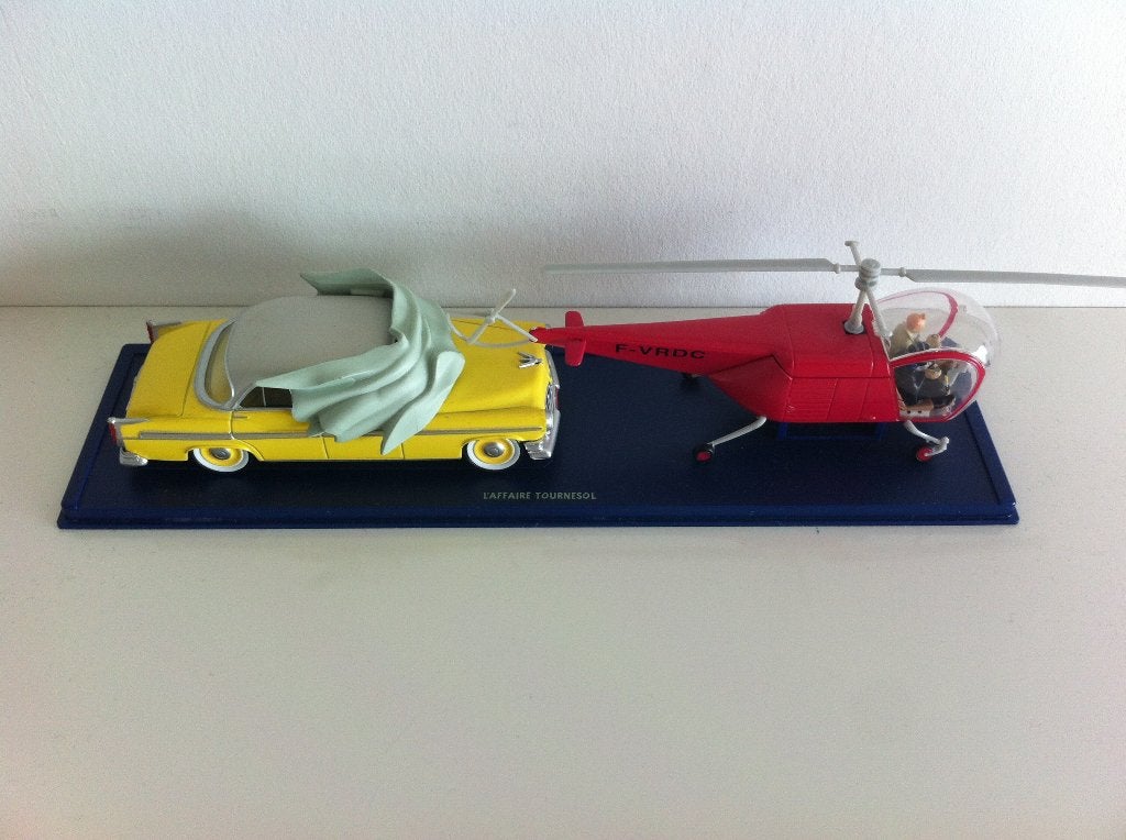 kuifje modelauto Chrysler New Yorker DeLuxe + helikopter, Verzenden, Gebruikt, Auto, Overige merken