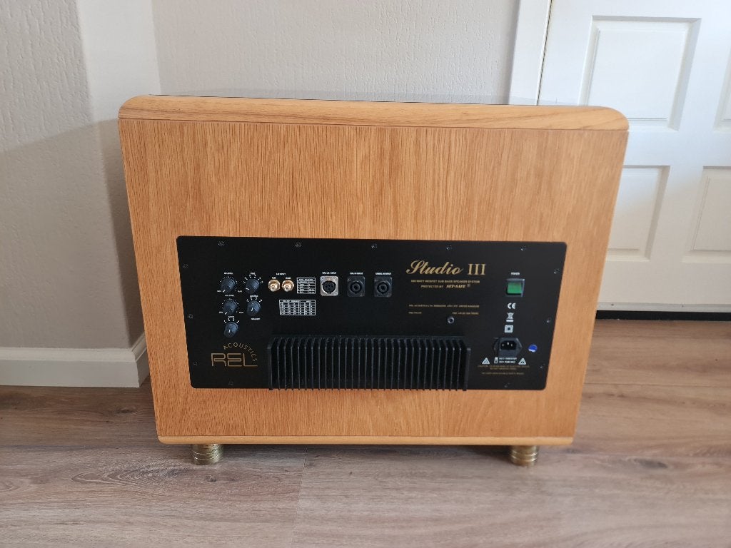 Rel Studio III High end 9hz Subwoofer tot 1000W, Subwoofer, Zo goed als nieuw, Basreflex, Ophalen