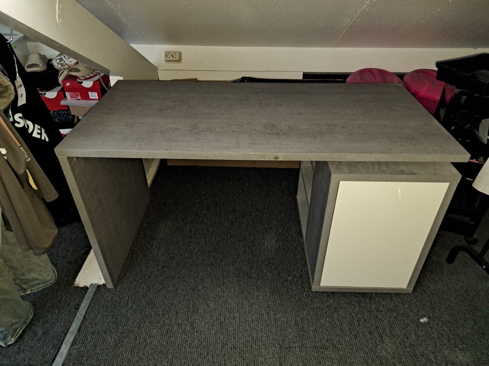 Gratis betonlook bureau, Ophalen, Gebruikt