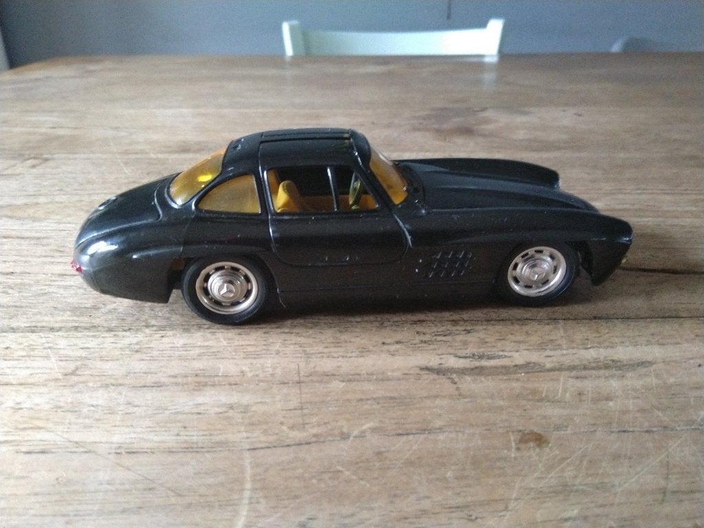 Modelauto Mercedes Benz 300SL, schaal 1:24 Revell 1988, Ophalen of Verzenden, Gebruikt, Auto, Revell